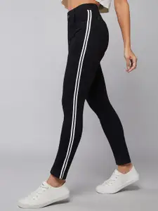 DOLCE CRUDO Women Slim Fit Mid-Rise Side Stripes Detail Stretchable Jeans