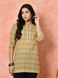 Sangria Women Geometric Printed Cotton Mandarin Collar Kurti