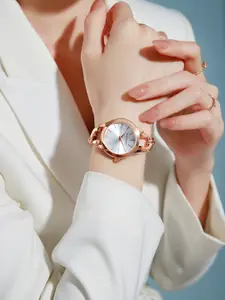 GIORDANO Women Dial & Stainless Steel Straps Analogue Watch GZ-60087-22