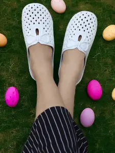 aadi Women White Sliders