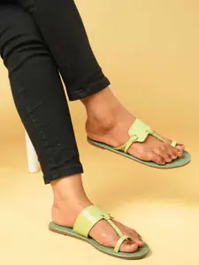 THE MADRAS TRUNK Women Textured One Toe Flats