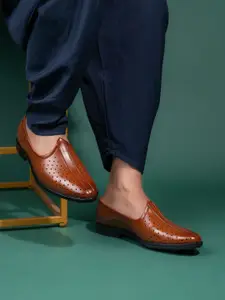 INVICTUS Men Slip-On Mojaris