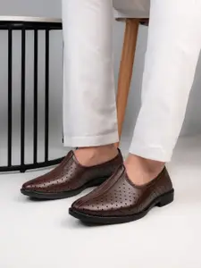 INVICTUS Men Textured Laser Cuts Mojaris