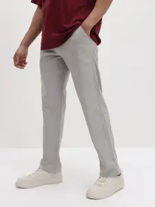 The Roadster Lifestyle Co. Men Relaxed Chinos Trousers
