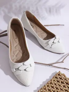 DressBerry Women Textured Mojaris Flats