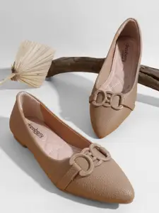 DressBerry Women Textured Ballerinas with Buckles Flats