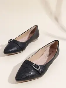 DressBerry Women Textured Ballerinas with Buckles Flats