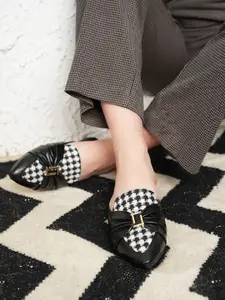 DressBerry Women Printed Mules Flats