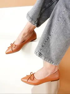 Lavie Women Solid Synthetic Party Mojaris with Bows Flats