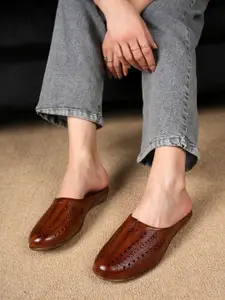 Bella Rosa Women Textured Mules with Laser Cuts Flats