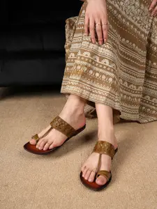 Bella Rosa Women Textured Ethnic One Toe Flats with Laser Cuts