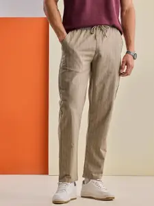 Snitch Men Beige Mid-Rise Straight Fit Trouser