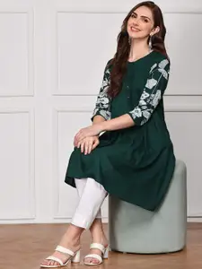 Ishin Women Printed Thread Work Kurta