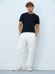 The Souled Store Men Straight Fit Mid-Rise Stretchable Cargo Jeans