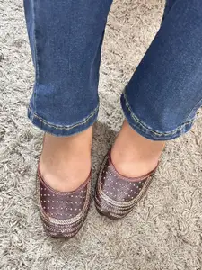 DESI COLOUR Women Embellished Ethnic Mojaris Flats