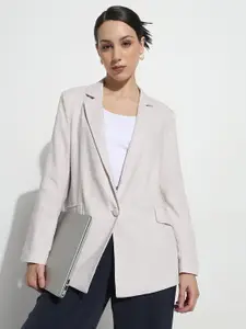 SHOWOFF Tailored-Fit Single Breasted Blazer With Shoulder Pads