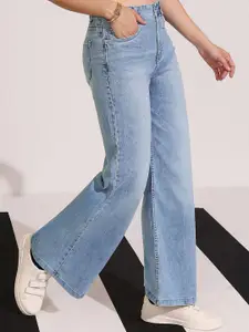 DOLCE CRUDO Women Wide Leg High-Rise Light Fade Stretchable Jeans