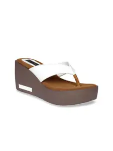 Flat n Heels Women White Solid Sandals