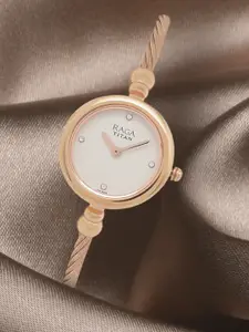 Titan Women Silver-Toned Analogue Watch 2586WM01