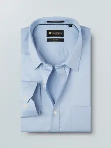 INVICTUS Men Blue Tailored Fit Formal Shirt