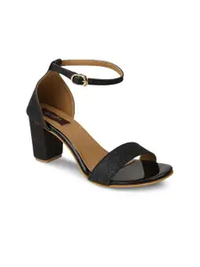 VALIOSAA Women Black Solid Sandals