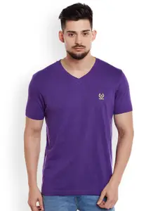 MACK JONNEY Men Purple Solid V-Neck T-shirt
