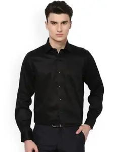 Van Heusen Men Black Contemporary Regular Fit Solid Formal Shirt