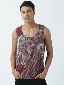 Huetrap Men Burgundy Printed Scoop Neck T-shirt