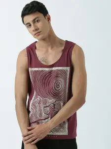 Huetrap Men Burgundy Printed Scoop Neck T-shirt
