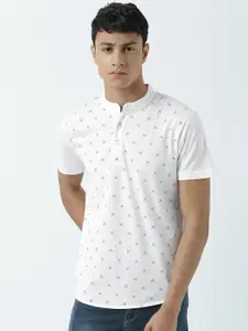 Huetrap Men White Self Design Henley Neck T-shirt