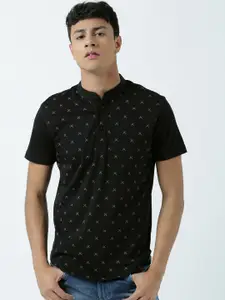 Huetrap Men Black Printed Henley Neck T-shirt