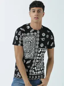 Huetrap Men Black Printed Round Neck T-shirt