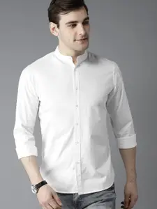 Dennis Lingo Men White Slim Fit Solid Casual Shirt