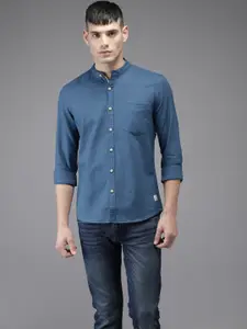 Flying Machine Men Blue Regular Fit Solid Casual Shirt