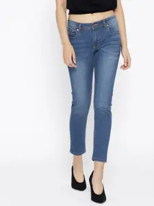 DressBerry Women Blue Regular Fit Mid-Rise Clean Look Stretchable Cropped Jeans