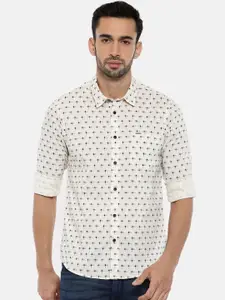 Pepe Jeans Men Off-White & Black Regular Fit Printed Casual Shirt