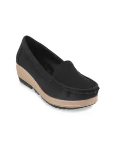 Mochi Women Black Solid Pumps