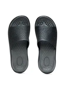 Crocs Literide  Men Black Solid Sliders