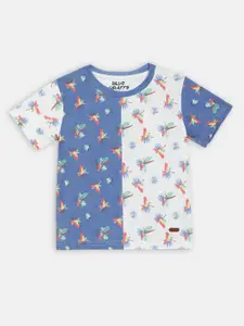 Blue Giraffe Boys White Colourblocked Round Neck T-shirt