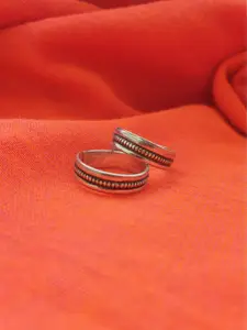 FIROZA Women Oxidised Silver-Toned Adjustable Toe Ring