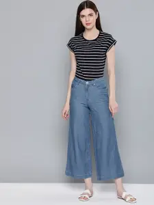 Chemistry Women Blue Flared Mid-Rise Clean Look Jeans