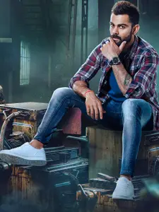 WROGN Men Blue & Maroon Slim Fit Checked Casual Shirt