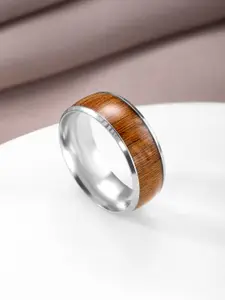 Peora Men Silver-Toned & Brown Wooden Band Ring