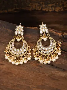 Zaveri Pearls Gold-Toned Kundan & Pearl Studded Contemporary Chandbalis