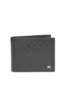 Tommy Hilfiger Men Black Leather Textured Two Fold Wallet