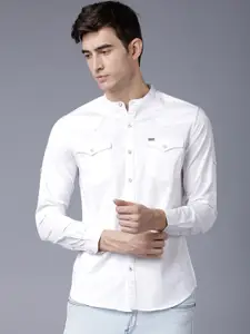 LOCOMOTIVE Men White Slim Fit Solid Casual Shirt