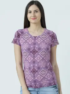 Huetrap Women Lavender Printed Round Neck T-shirt