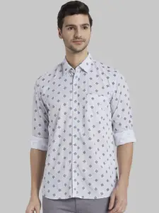 Parx Men White & Blue Regular Fit Printed Casual Shirt
