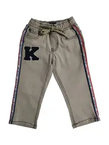 KiddoPanti Boys Beige Regular Fit Mid-Rise Clean Look Jeans