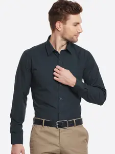 English Navy Men Black Slim Fit Solid Formal Shirt